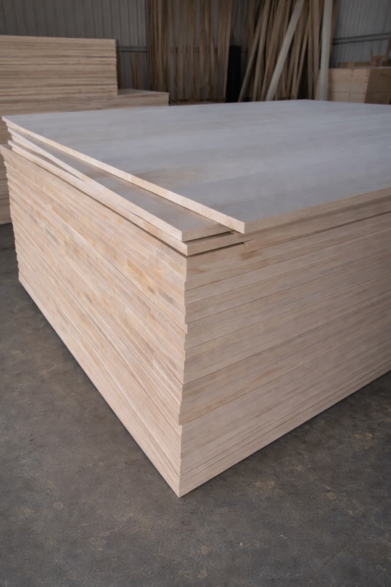 Panouri îmbinate din lemn de Paulownia